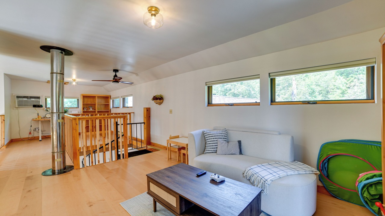 Photo of Livingroom in Bloomville