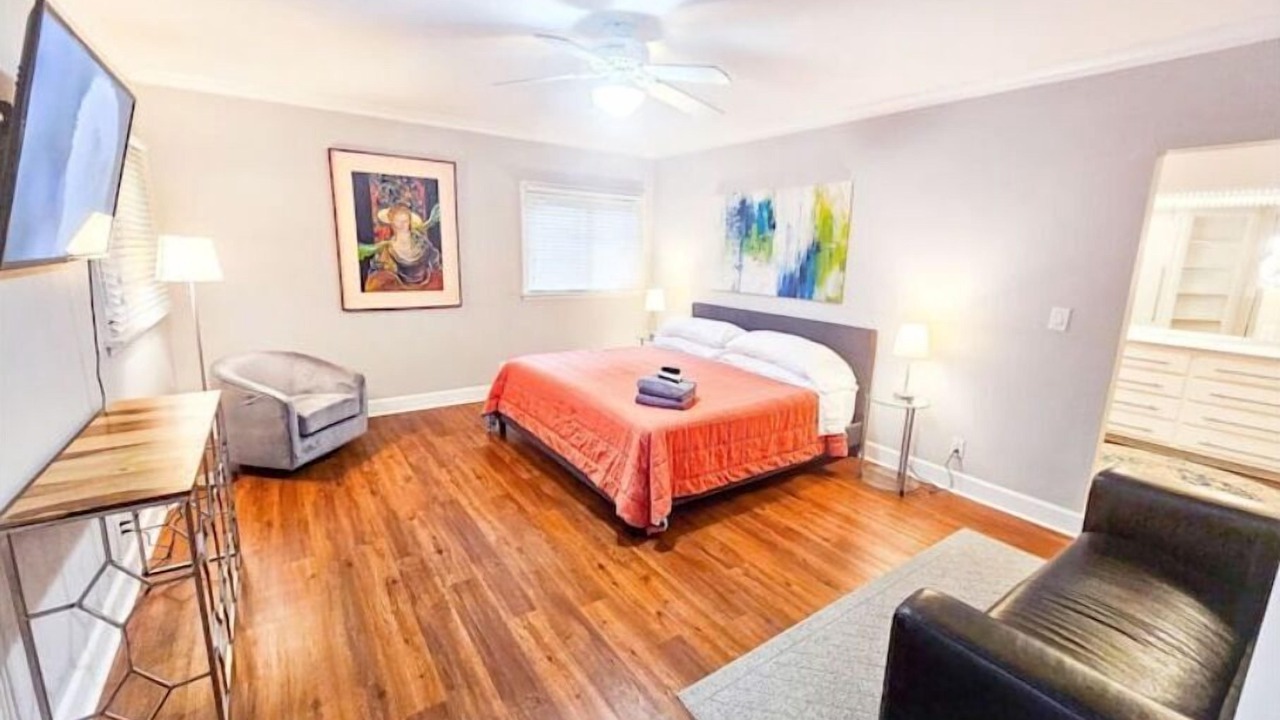 Photo of Bedroom in Myers Park