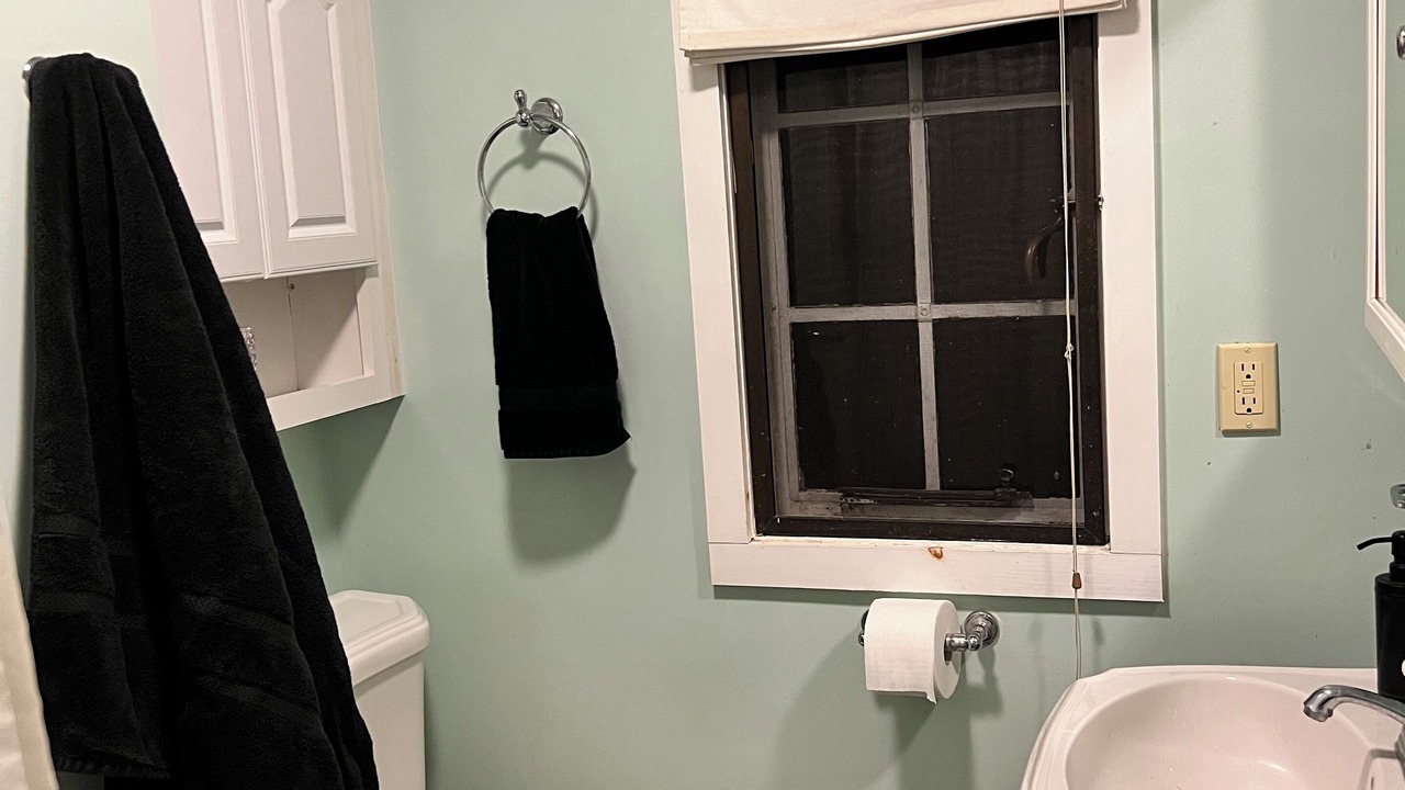 Photo of Bathroom in Roscoe