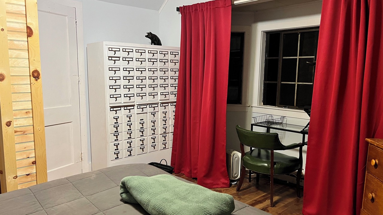 Photo of Bedroom in Roscoe