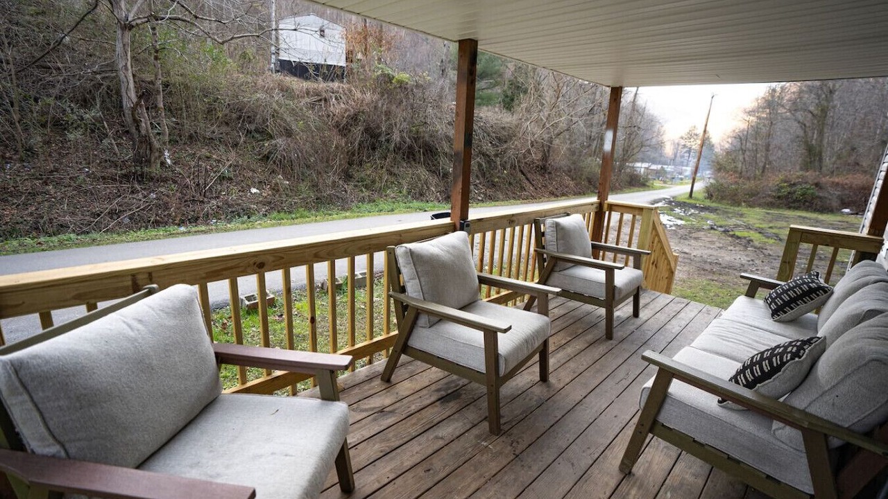 Photo of Patio Balcony in Red Jacket