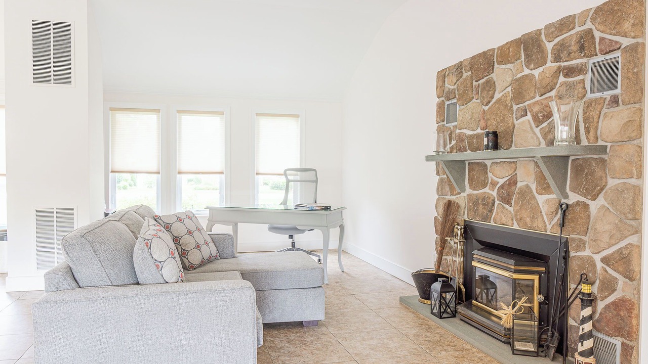 Photo of Livingroom in Warwick