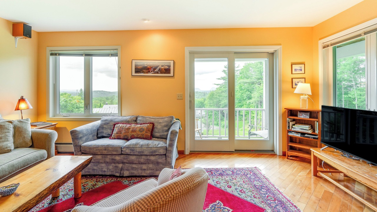 Photo of Livingroom in East Burke
