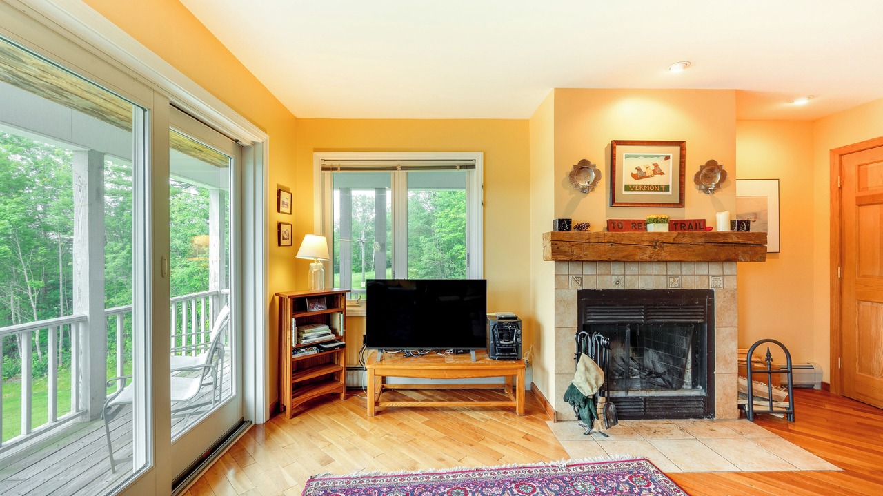 Photo of Livingroom in East Burke