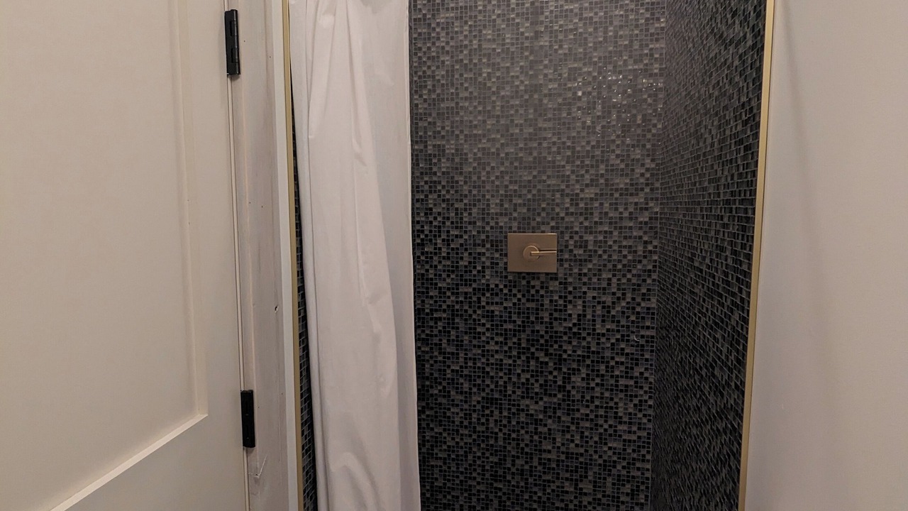 Photo of Bathroom in South Main Street