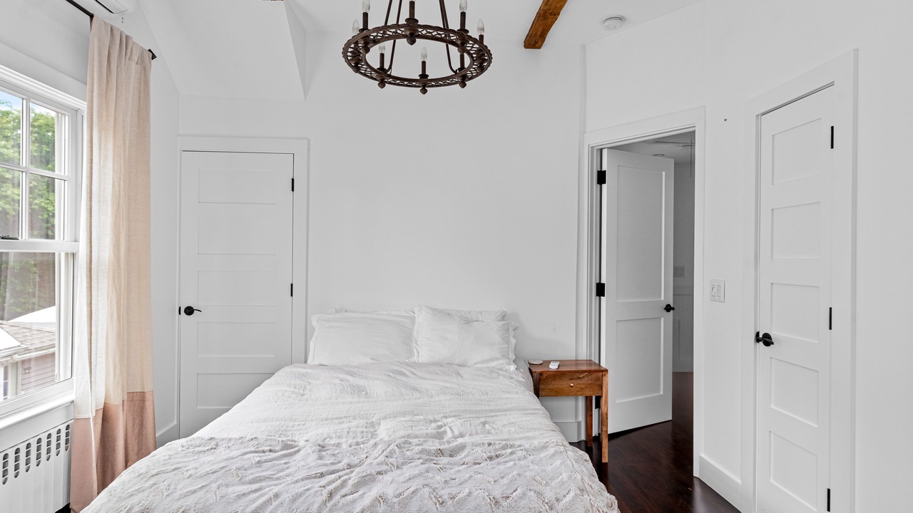 Photo of Bedroom in Greenport West