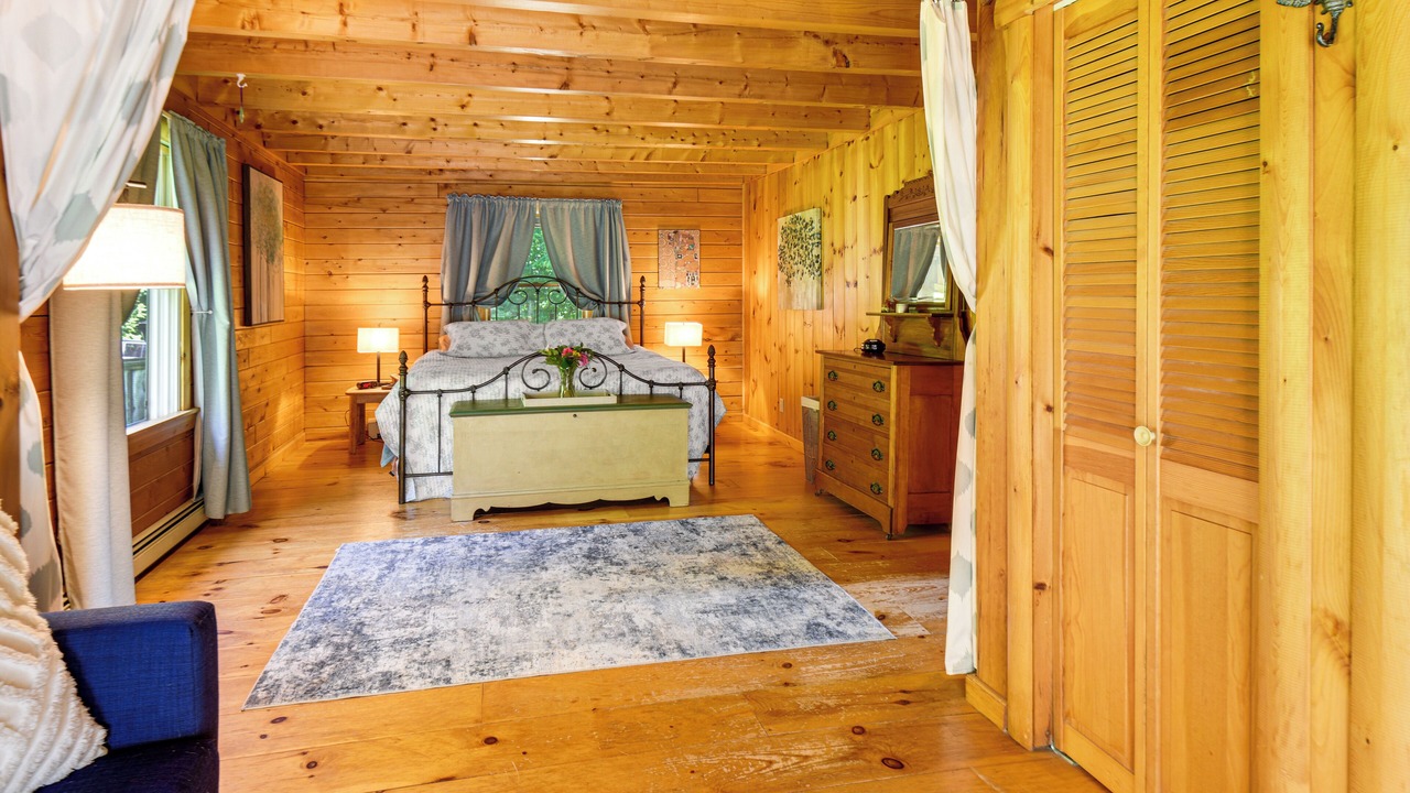 Photo of Bedroom in Alexandria