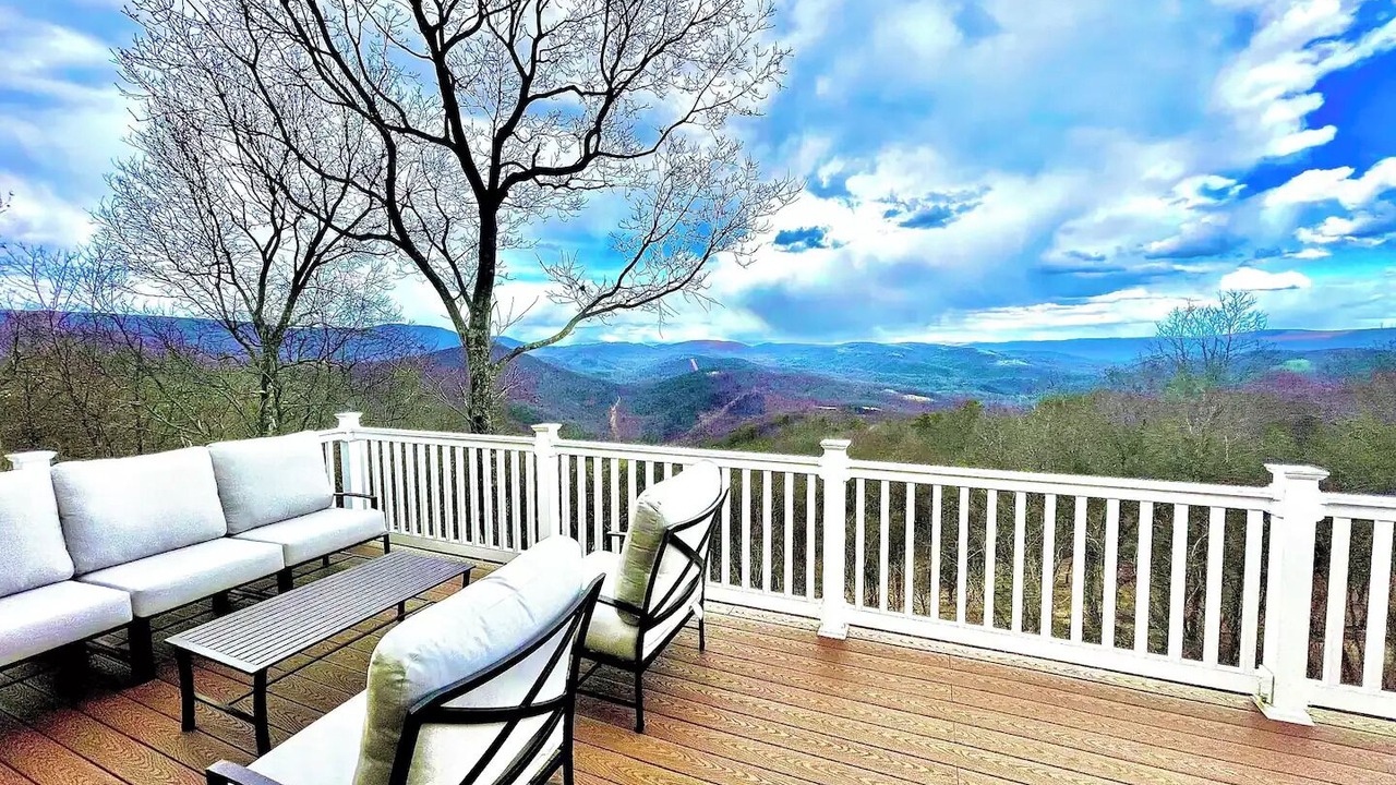 Photo of Patio Balcony in Mathias