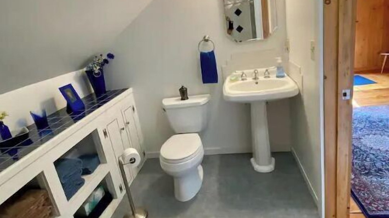 Photo of Bathroom in German