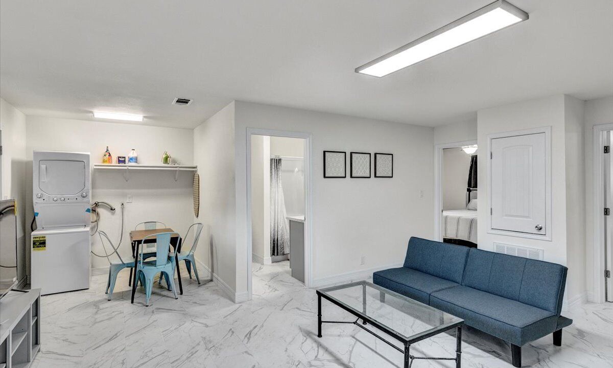 Photo of Livingroom in Lakeview  Jefferson County