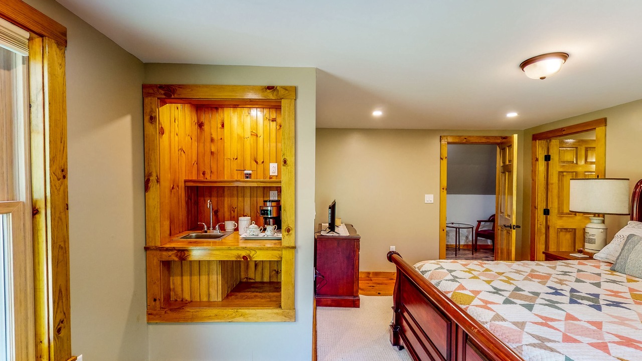 Photo of Bedroom in Roxbury