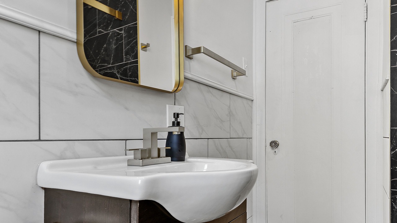 Photo of Bathroom in Melrose