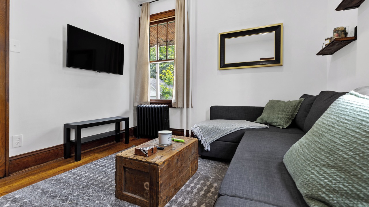 Photo of Livingroom in Melrose