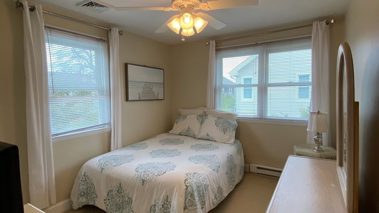 Photo of Bedroom in Avalon