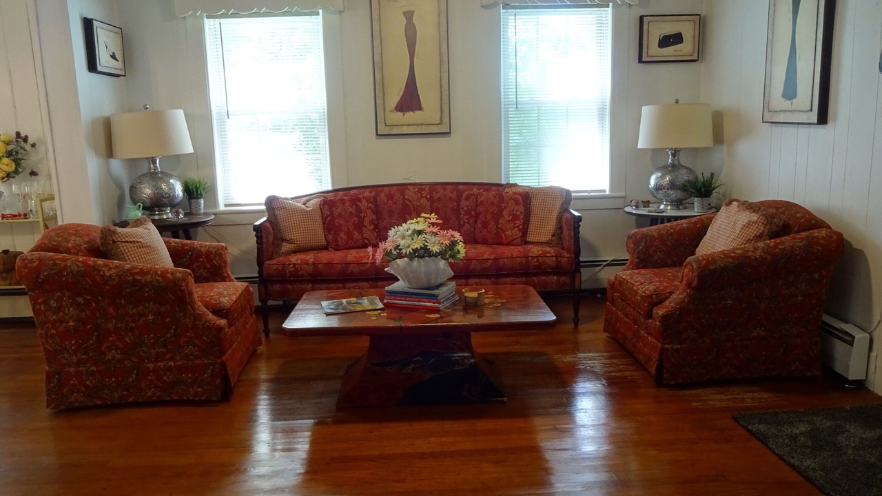 Photo of Livingroom in Jeffersonville