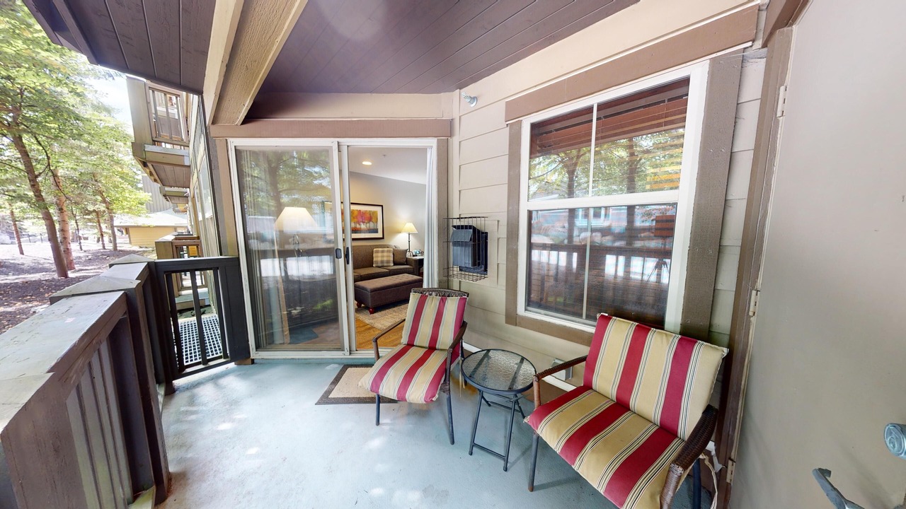Photo of Livingroom in Snowshoe