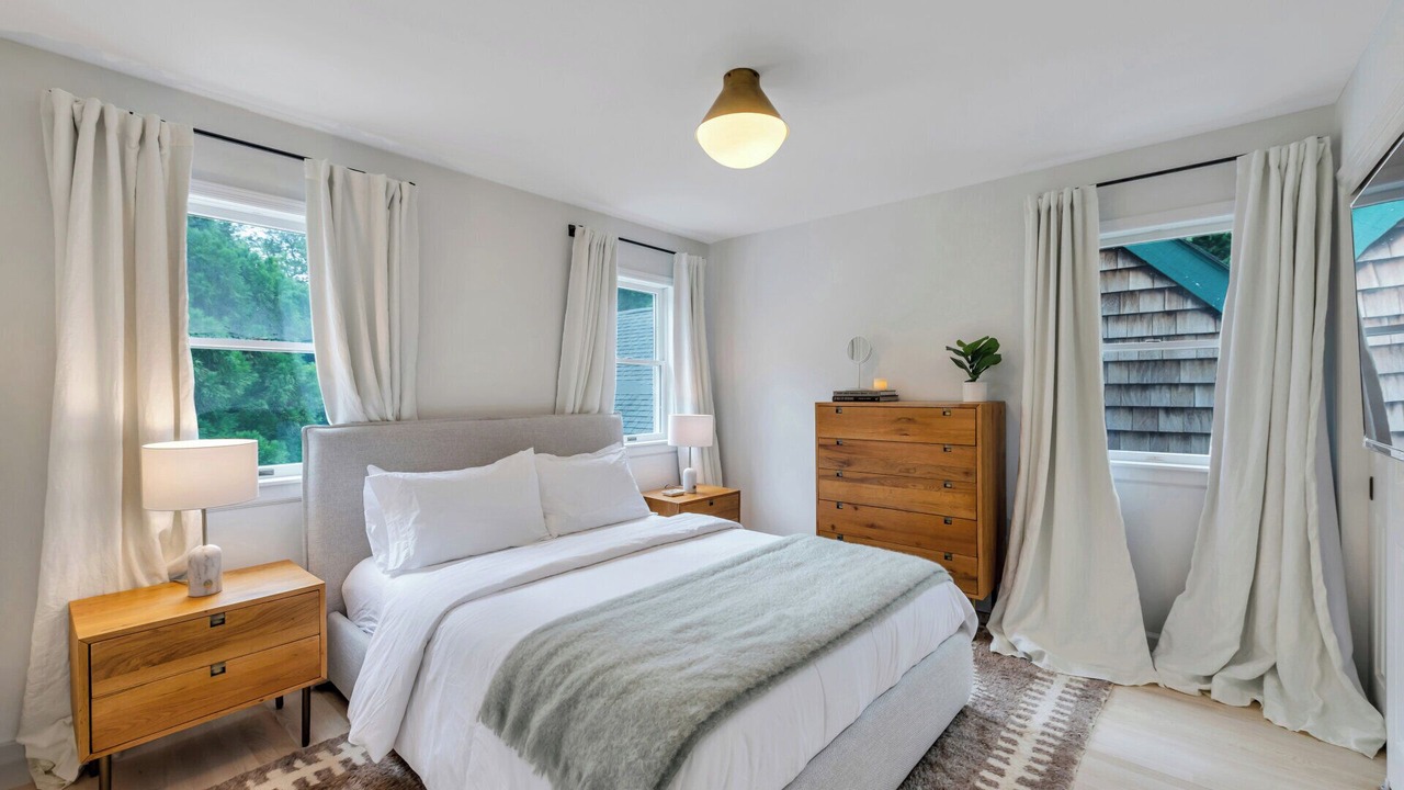 Photo of Bedroom in East Hampton North