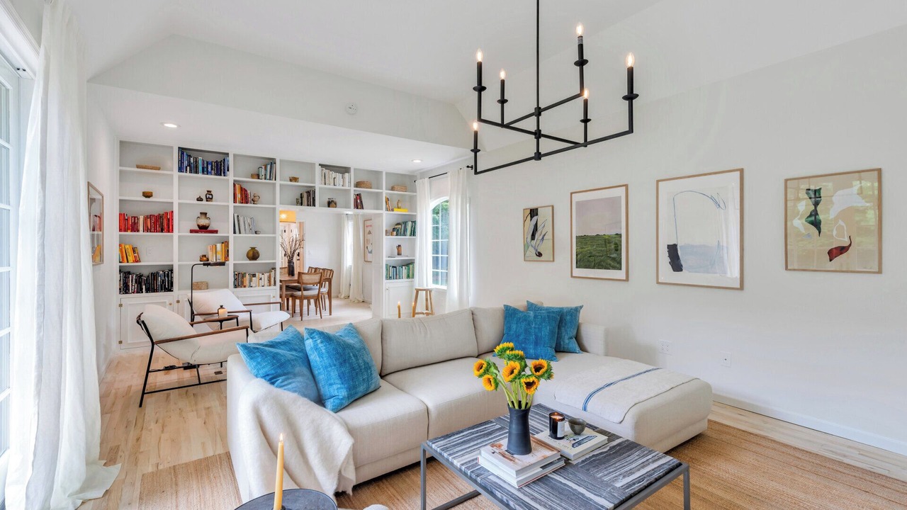 Photo of Livingroom in East Hampton North
