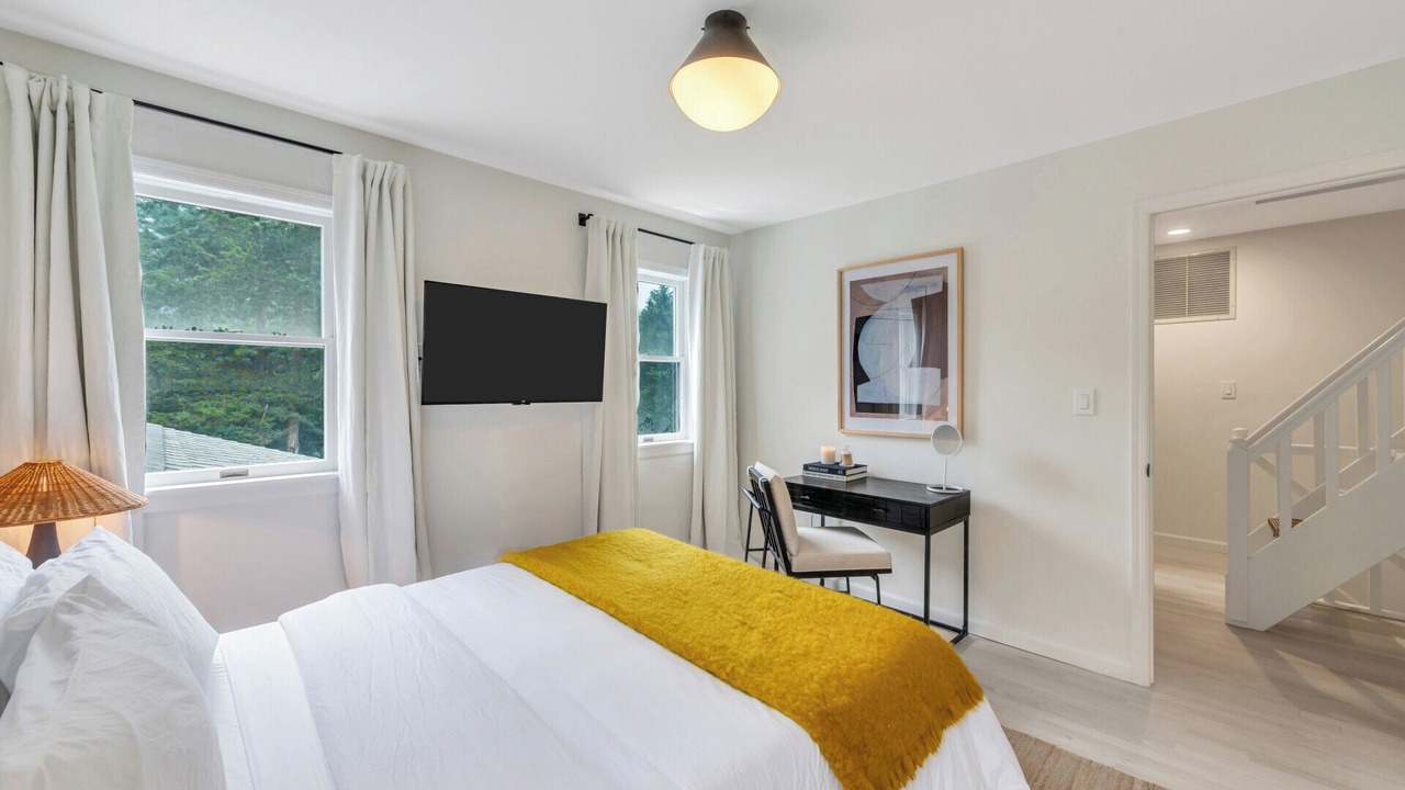 Photo of Bedroom in East Hampton North