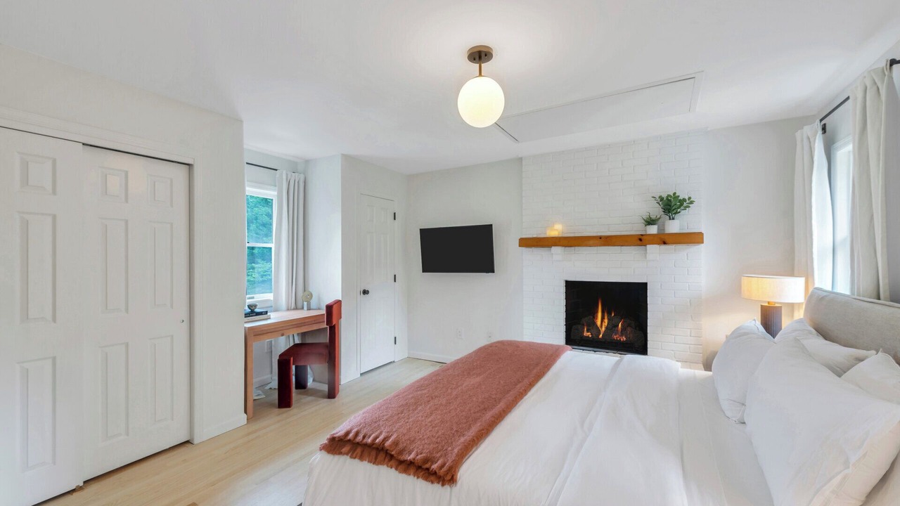 Photo of Bedroom in East Hampton North