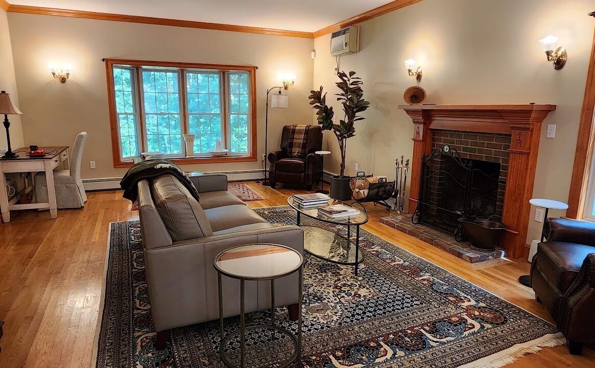 Photo of Livingroom in York Harbor