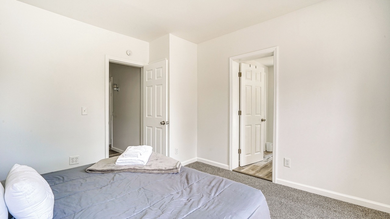 Photo of Bedroom in Glens Falls