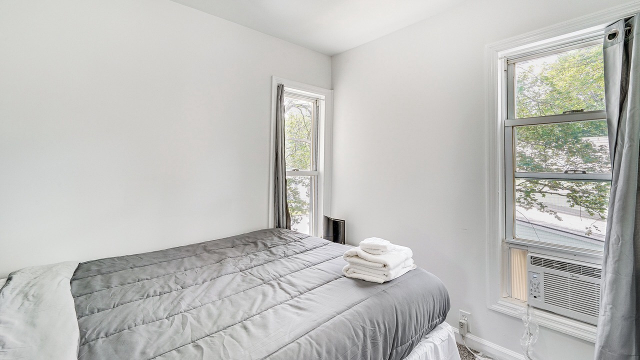 Photo of Bedroom in Glens Falls