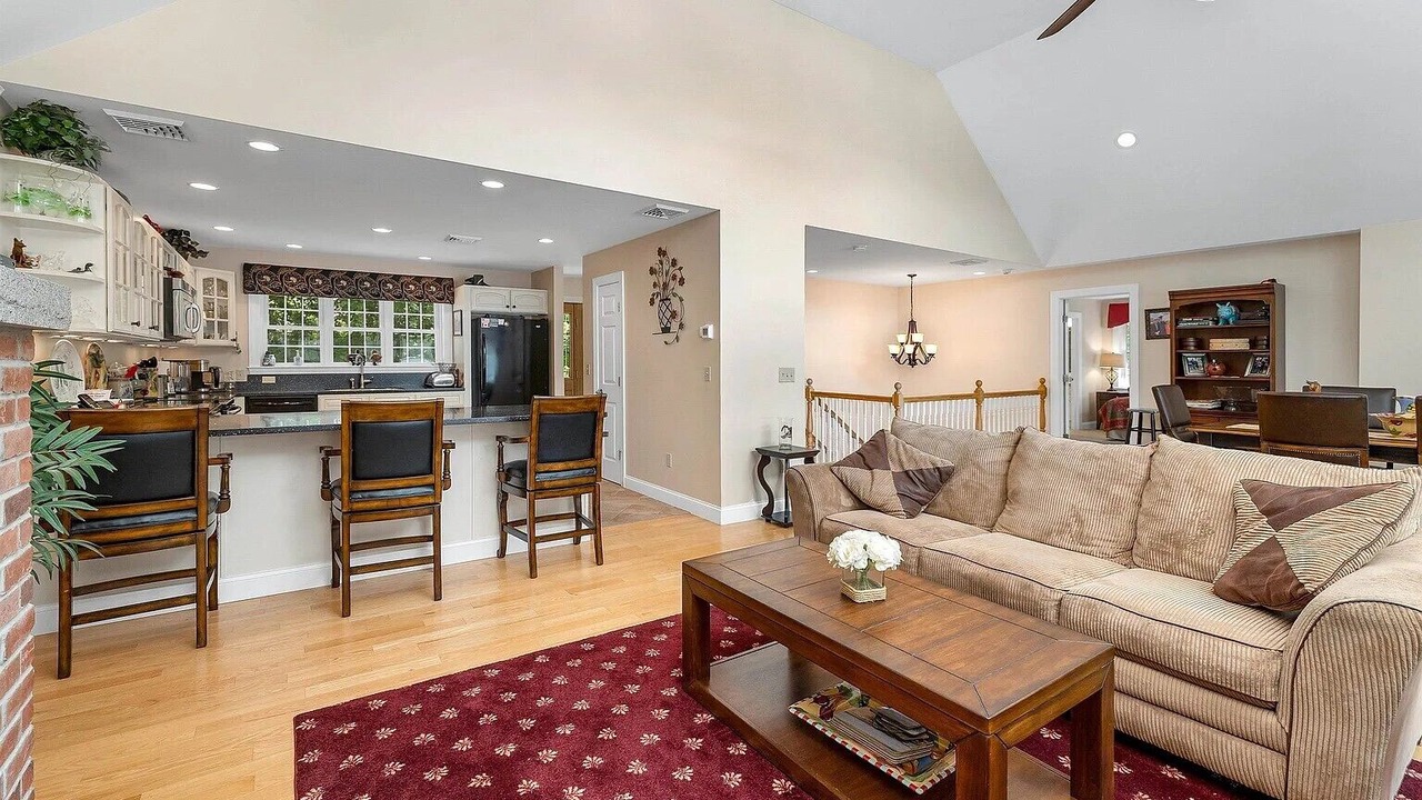 Photo of Livingroom in Alton Bay