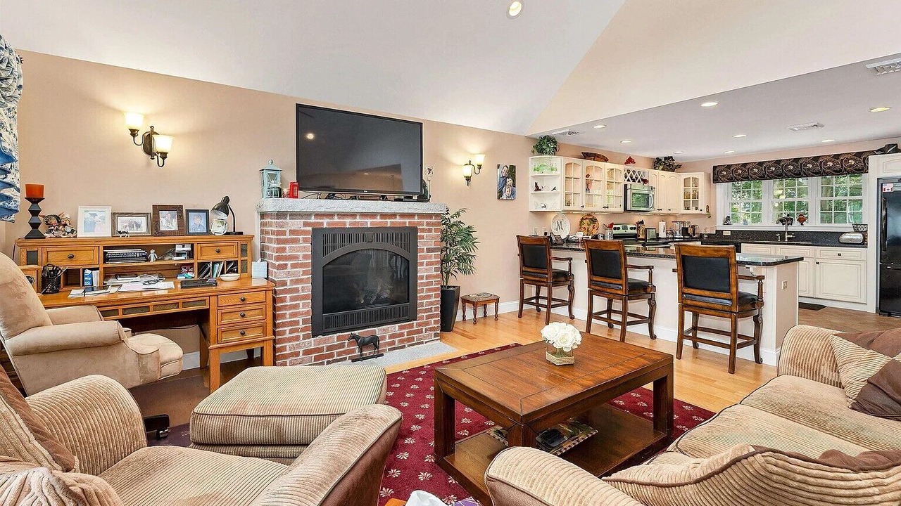 Photo of Livingroom in Alton Bay