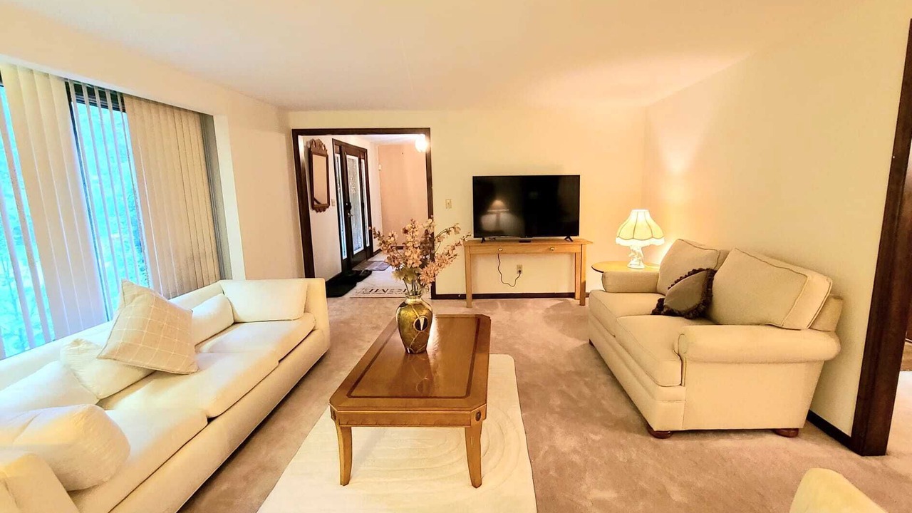 Photo of Livingroom in Crittenden