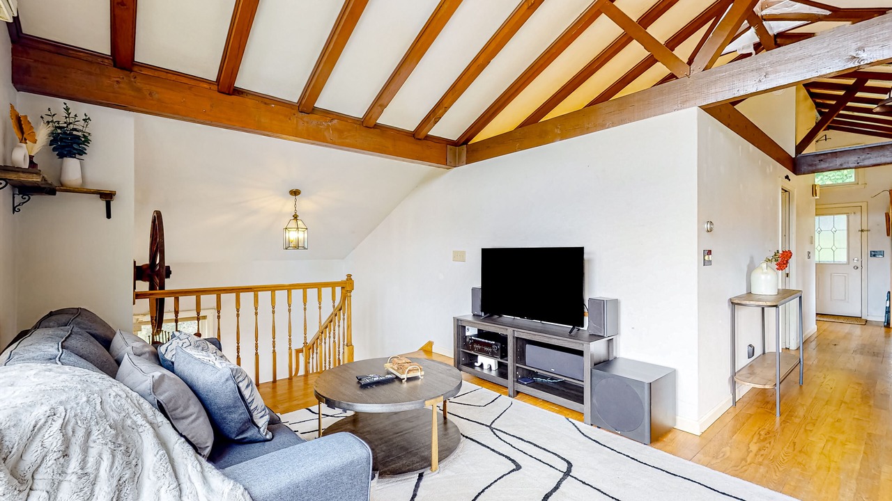 Photo of Livingroom in Clarendon