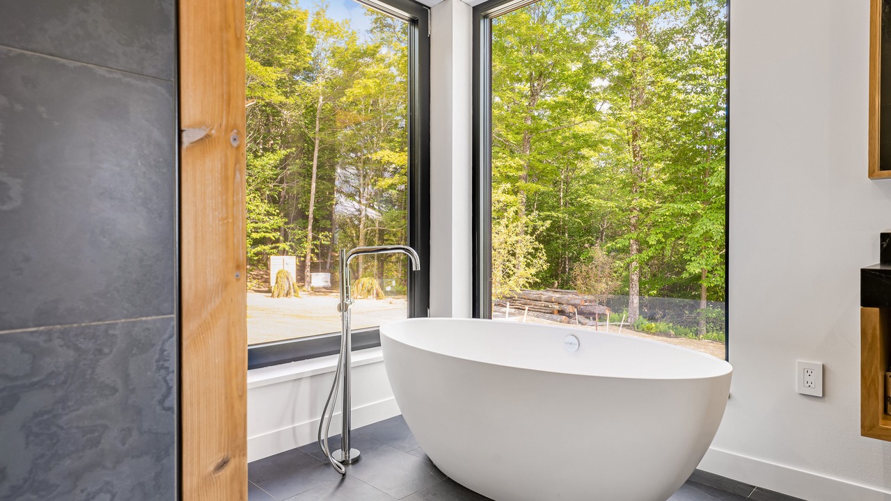 Photo of Bathroom in Warren