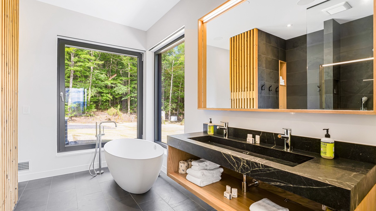 Photo of Bathroom in Warren