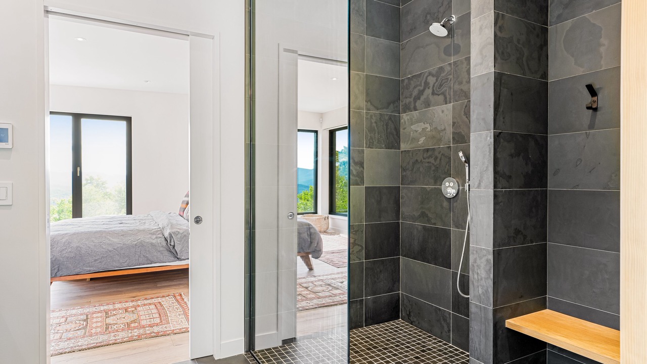 Photo of Bathroom in Warren