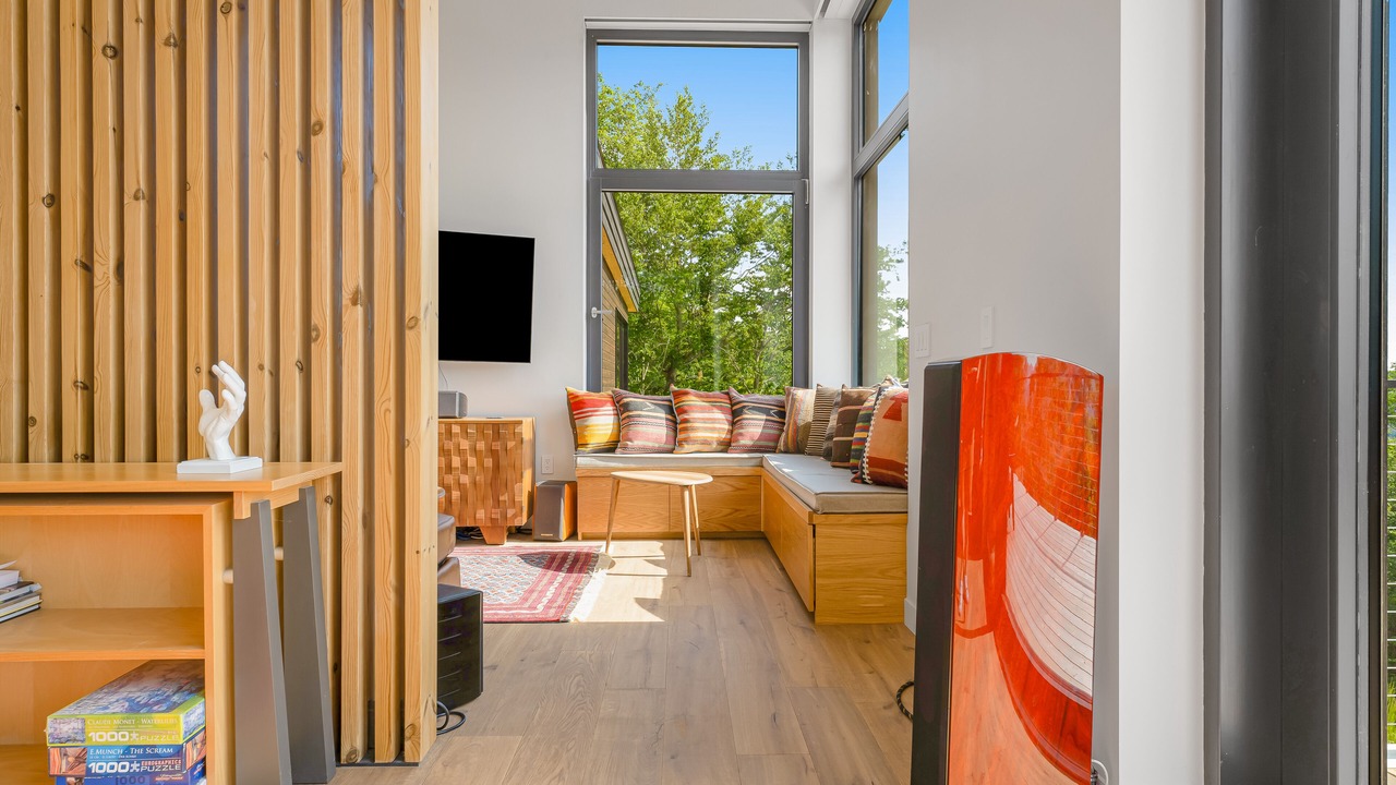 Photo of Livingroom in Warren