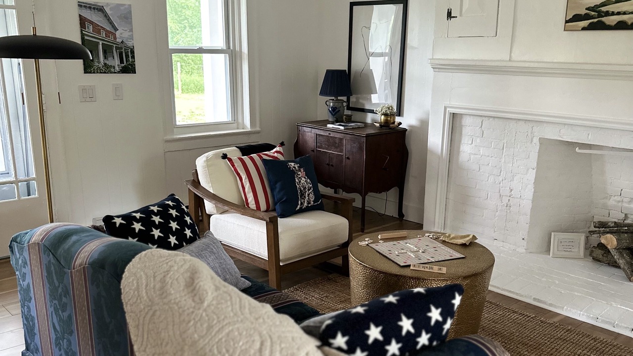 Photo of Livingroom in Schuylerville