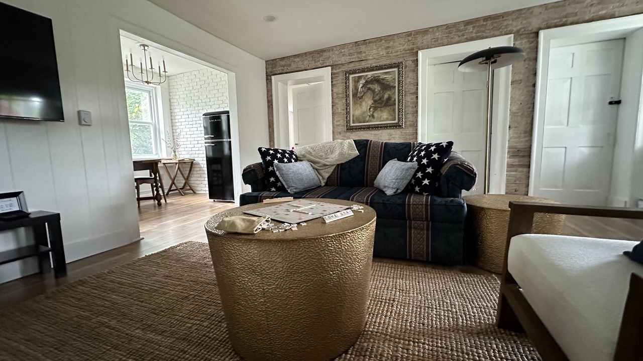 Photo of Livingroom in Schuylerville