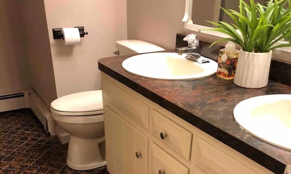 Photo of Bathroom in Zena