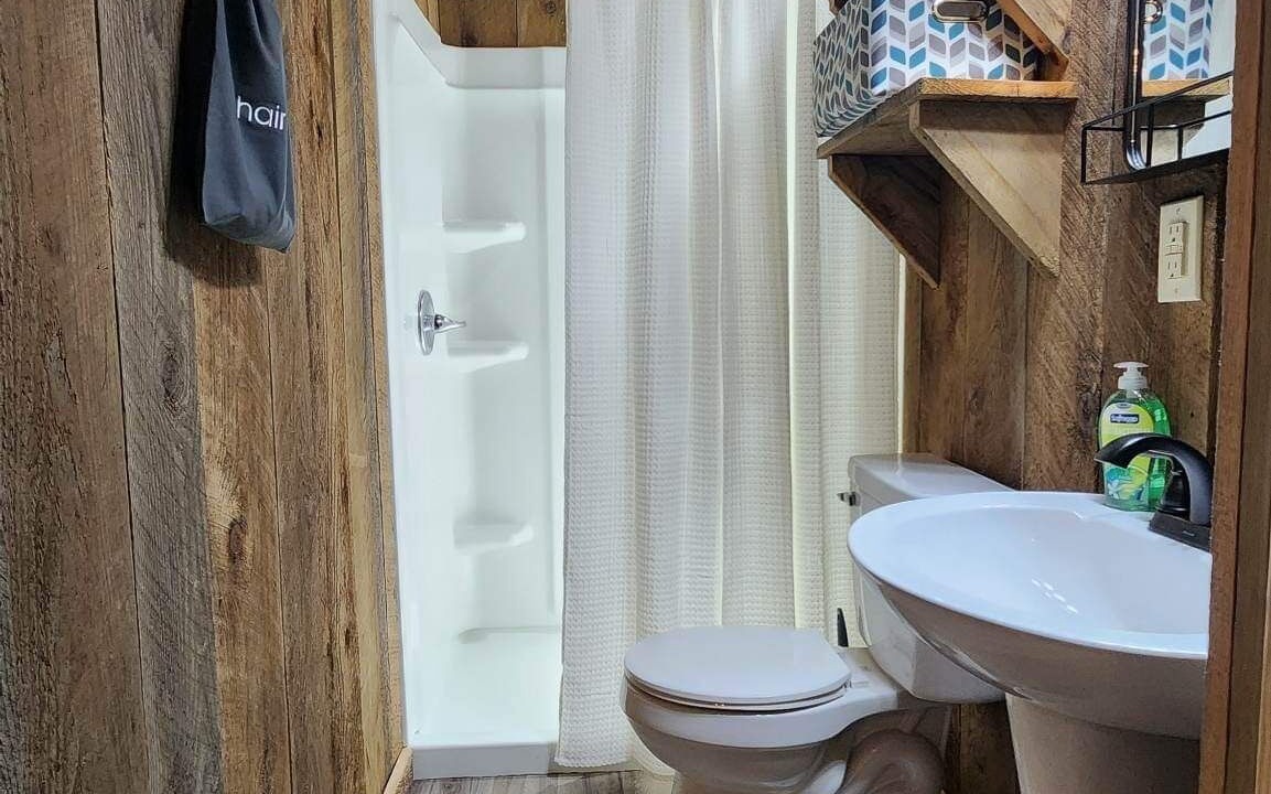 Photo of Bathroom in Drennen
