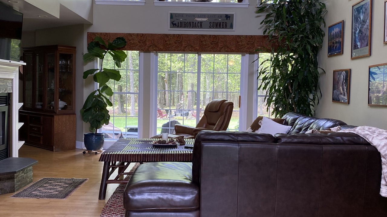 Photo of Livingroom in Greenfield Center