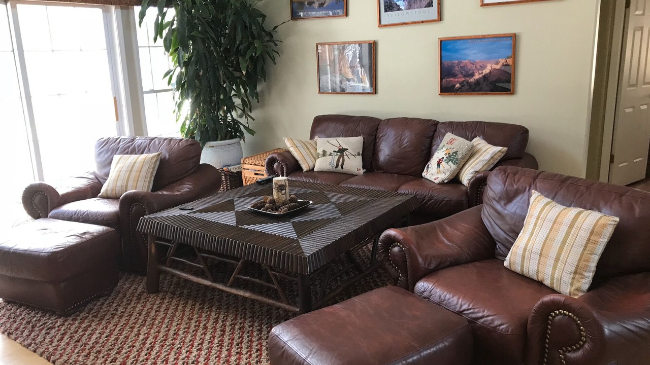 Photo of Livingroom in Greenfield Center