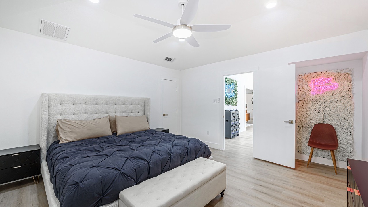 Photo of Bedroom in Nassau Bay