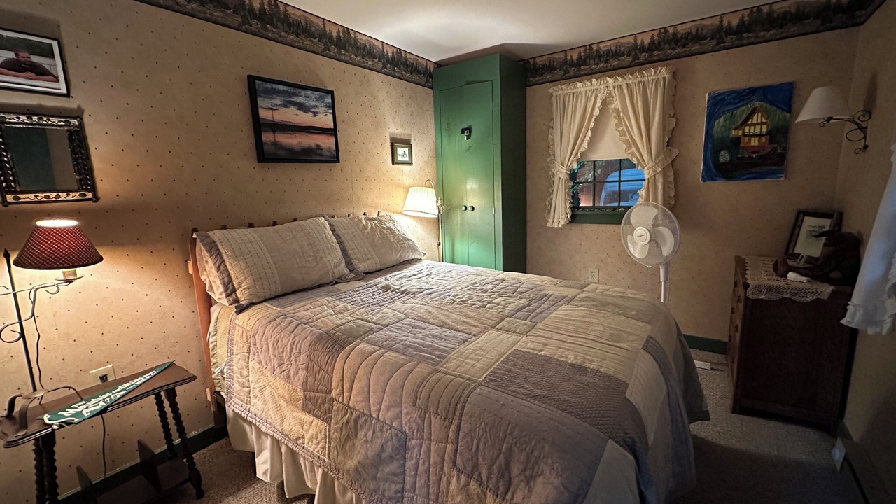 Photo of Bedroom in Stark