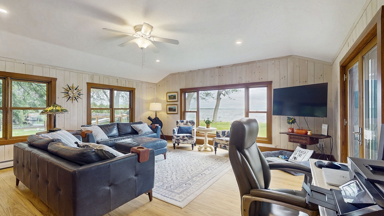 Photo of Livingroom in Isle La Motte