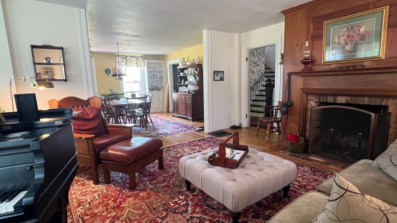 Photo of Livingroom in New London