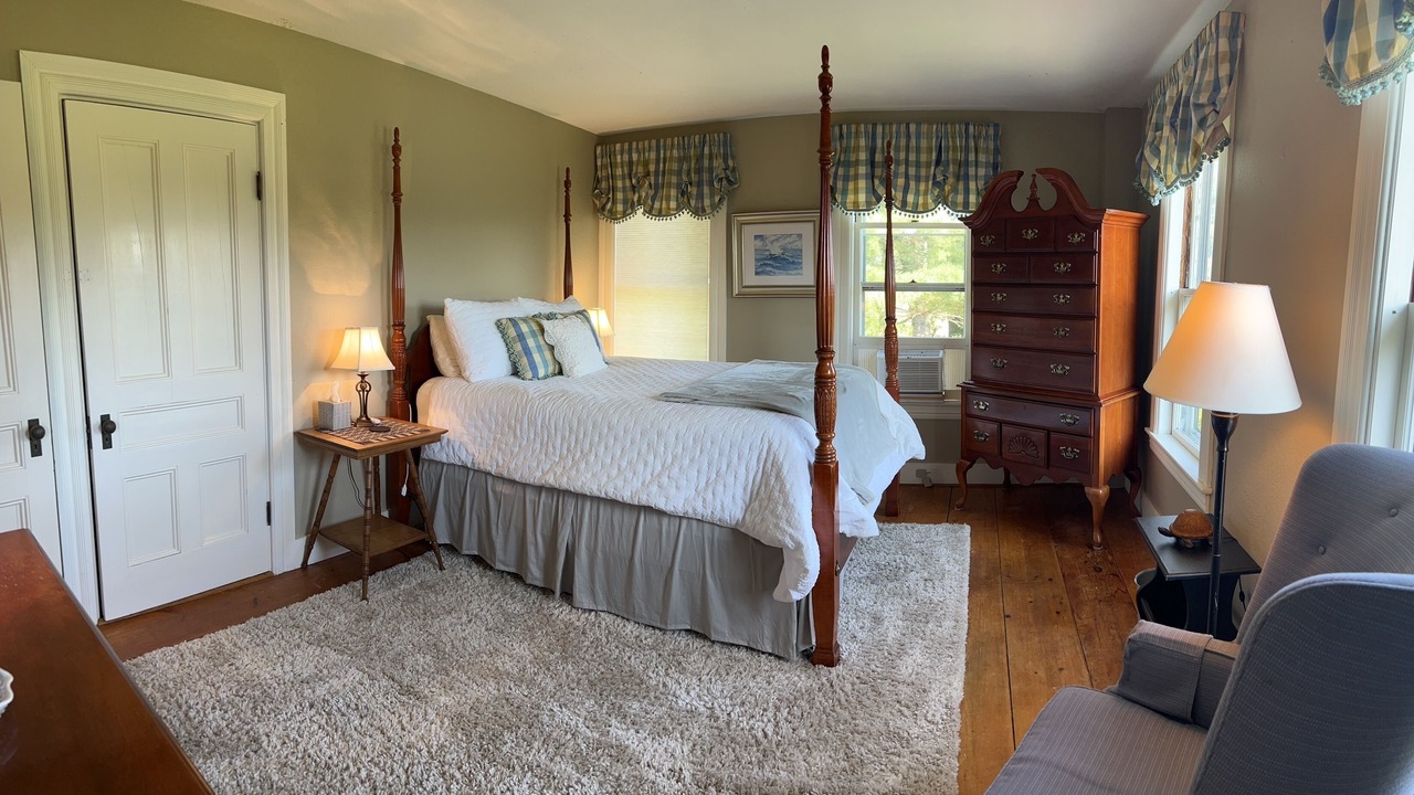 Photo of Bedroom in New London