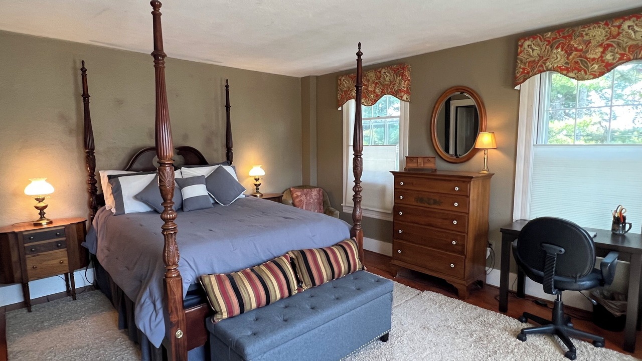 Photo of Bedroom in New London
