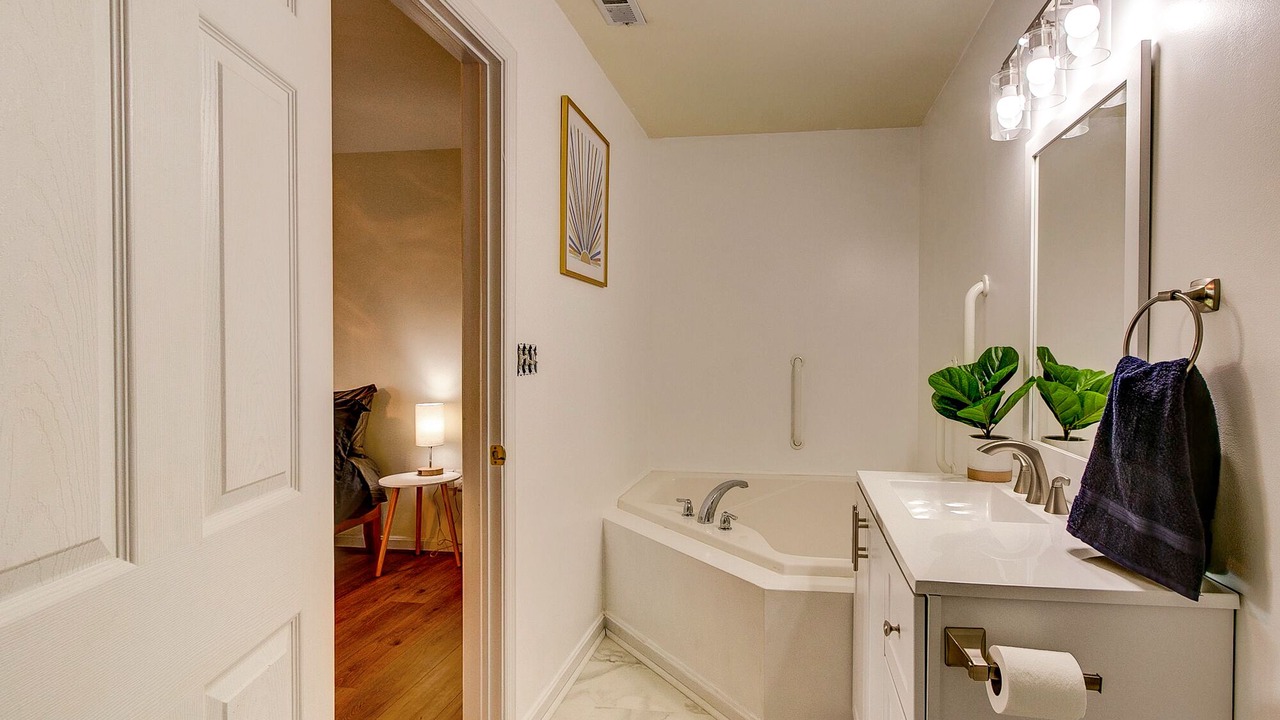 Photo of Bathroom in Harpers Ferry