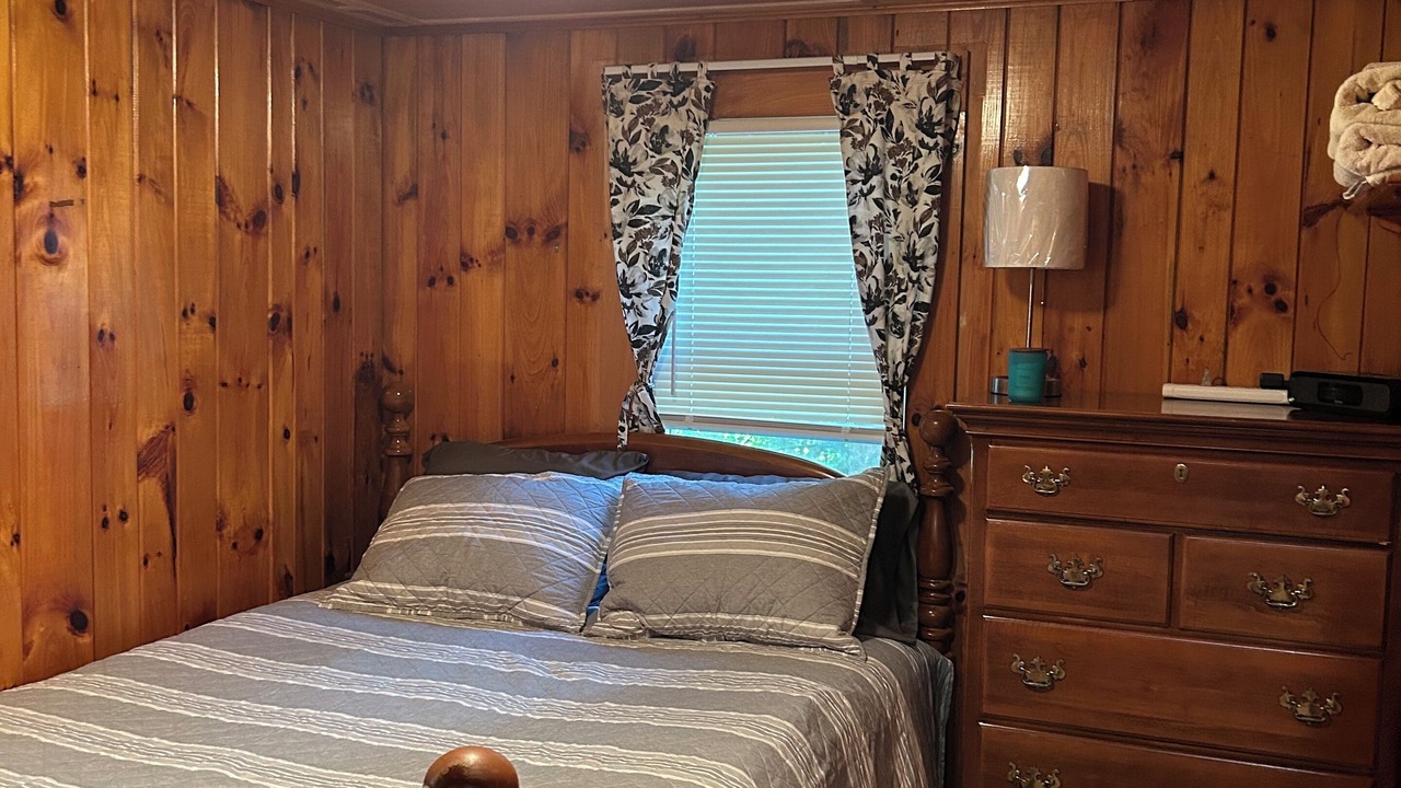 Photo of Bedroom in Northwood
