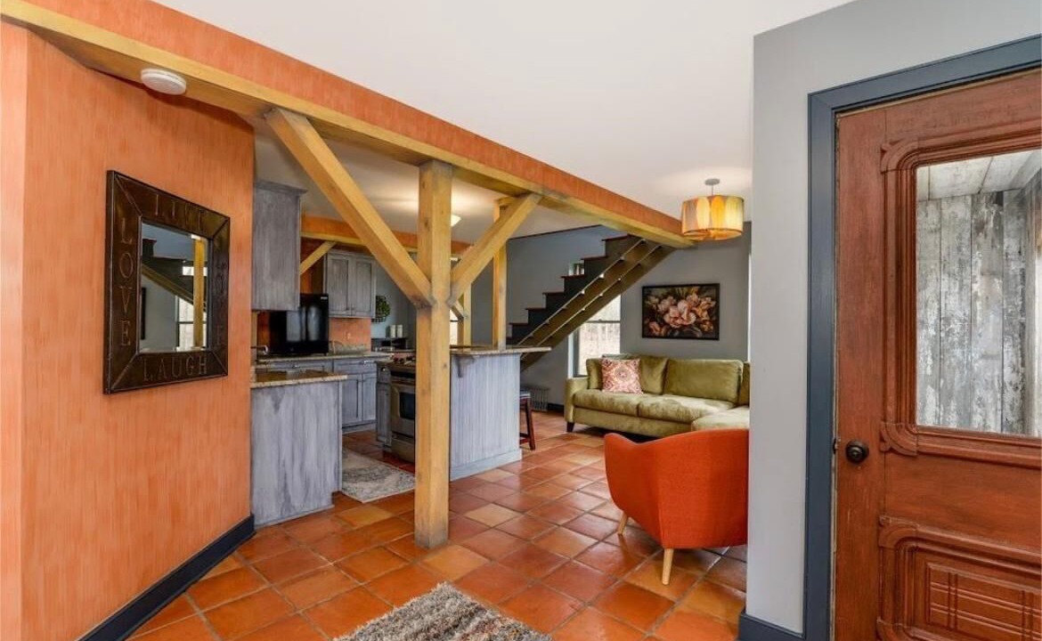 Photo of Livingroom in Peninsula